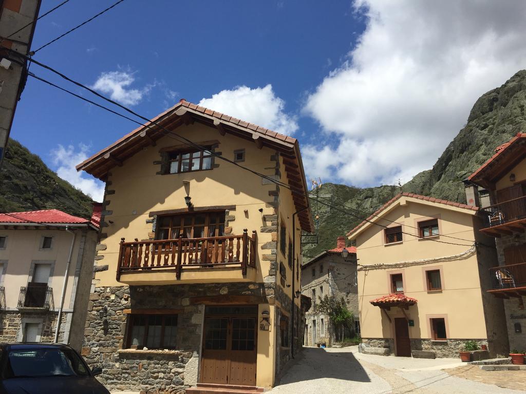 El Invernal De Picos Portilla de la Reina Bagian luar foto