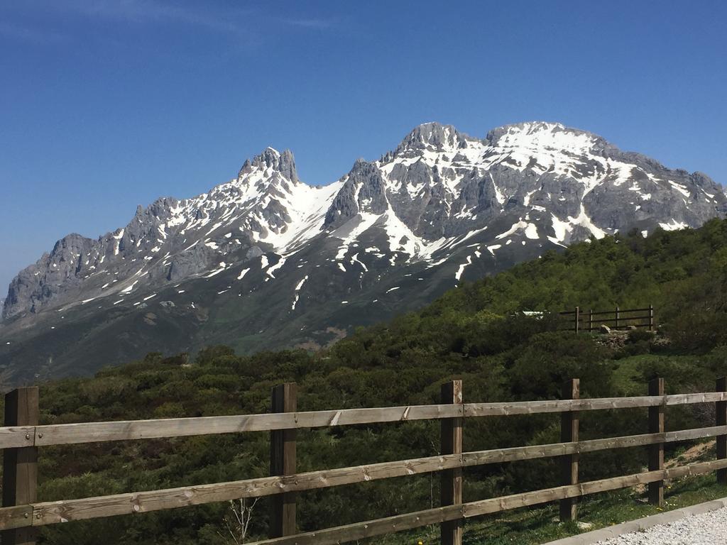 El Invernal De Picos Portilla de la Reina Bagian luar foto