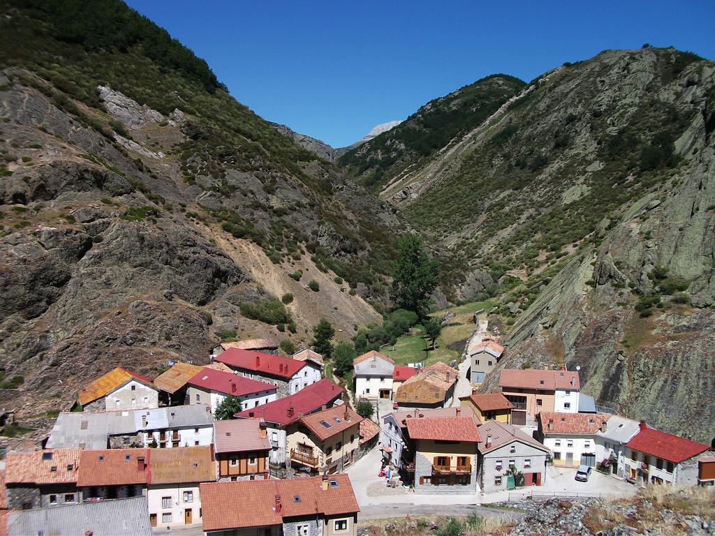 El Invernal De Picos Portilla de la Reina Bagian luar foto